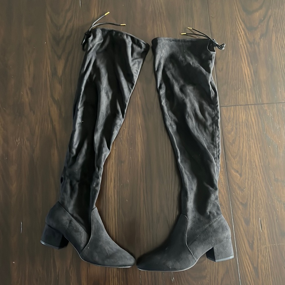 Height customizable faux suede boots